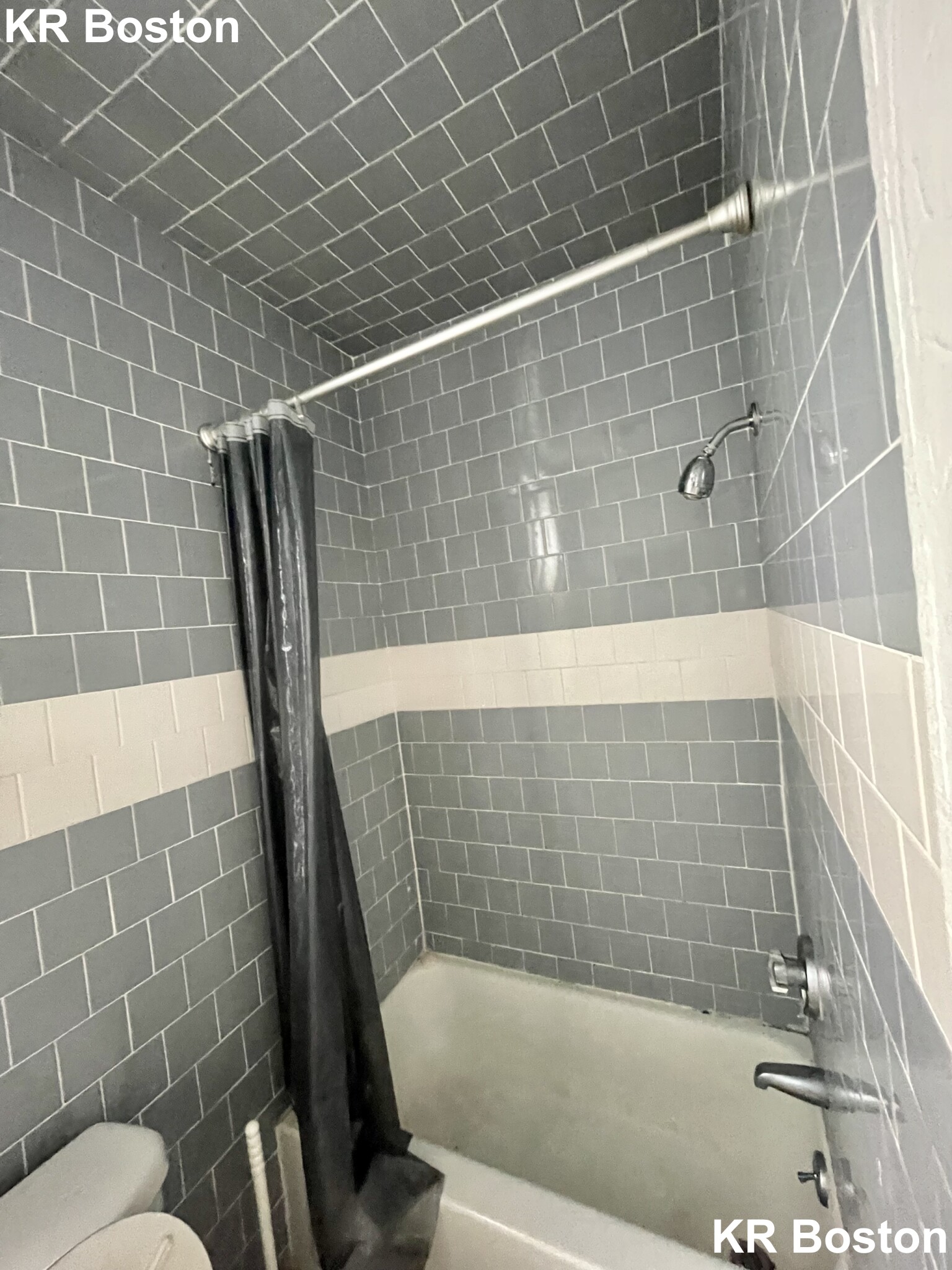 14 Saunders St, Allston