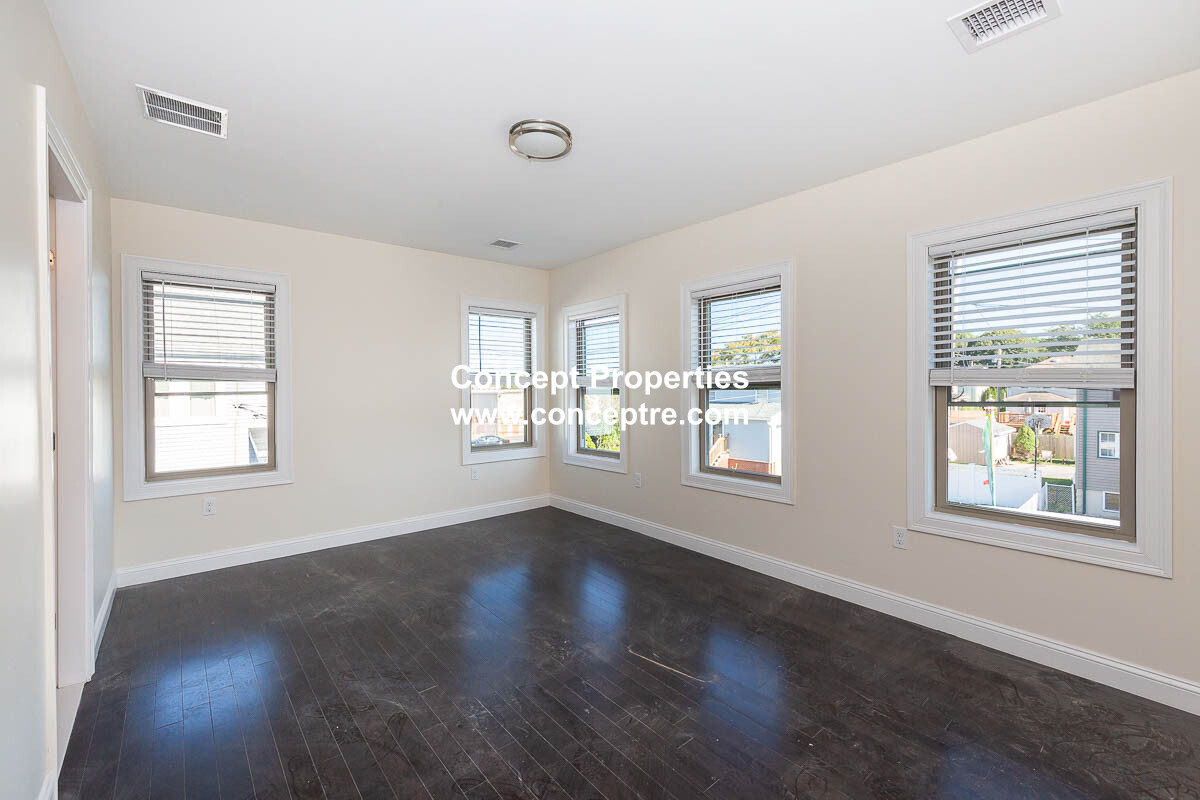 39 Harvard St, Charlestown