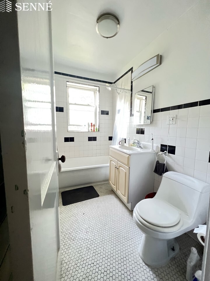 38 Day St, Davis Square