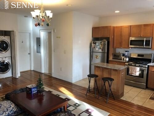 28 Fisher Ave, Mission Hill