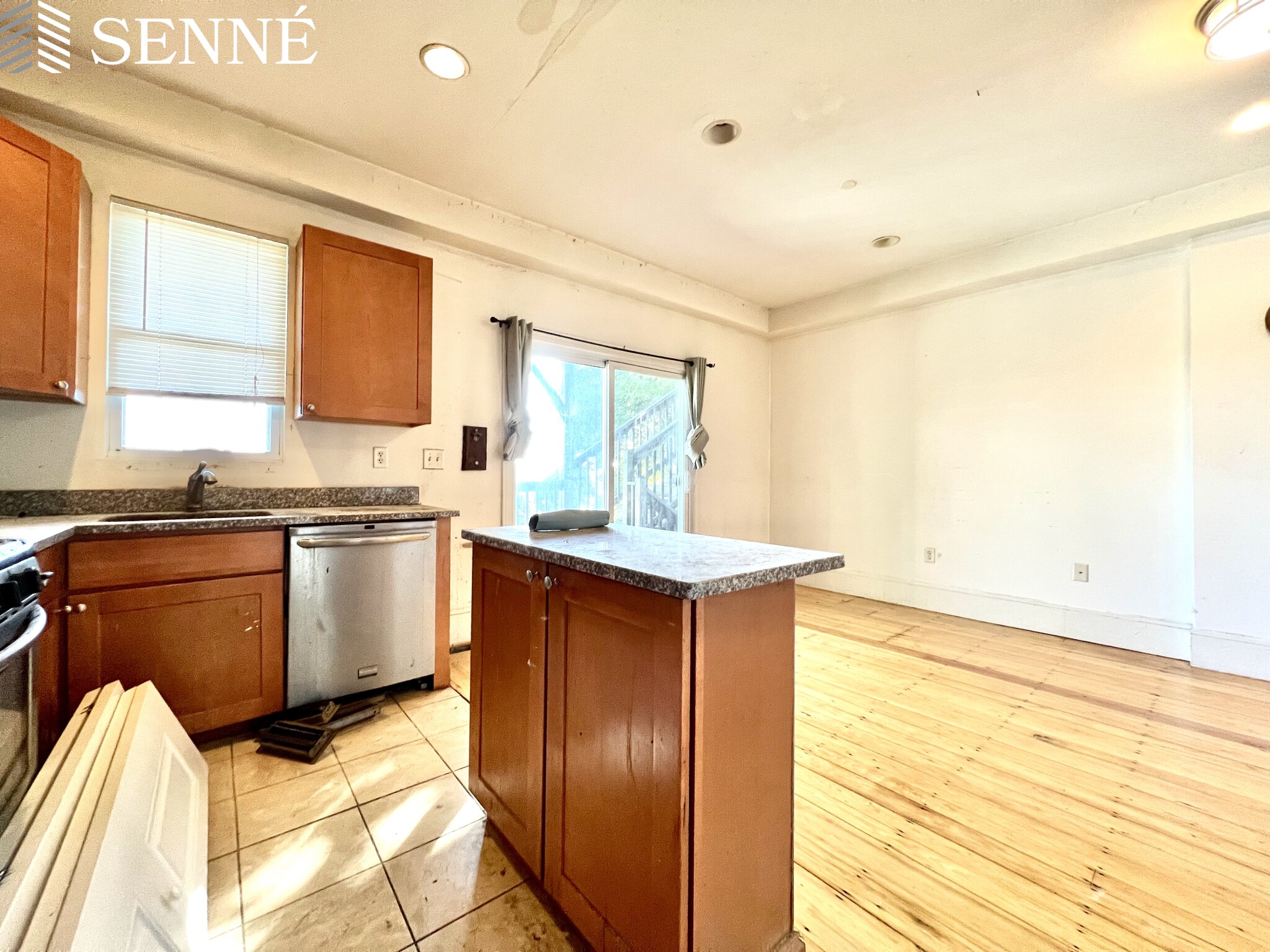 28 Fisher Ave, Mission Hill