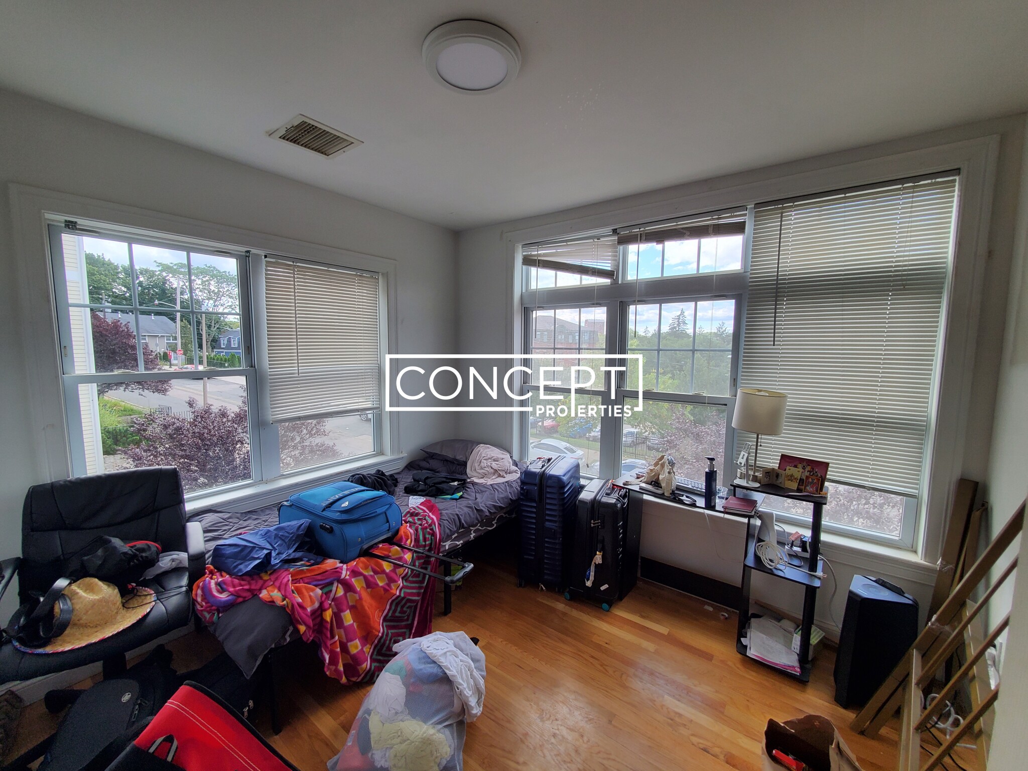 57 Circuit St, Roxbury