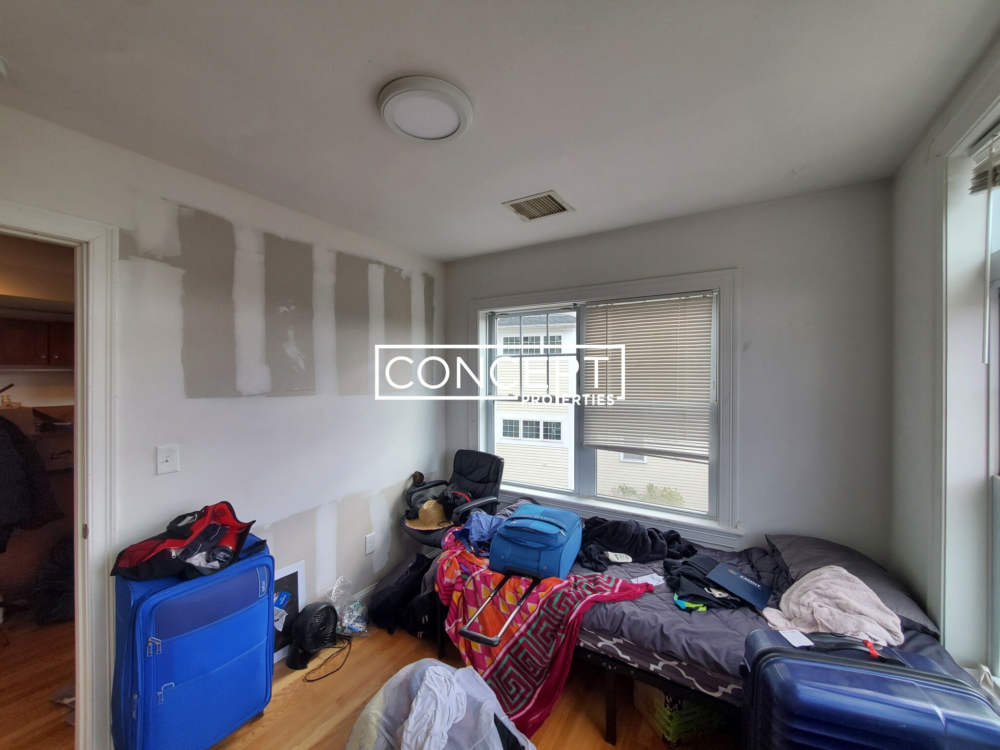 57 Circuit St, Roxbury