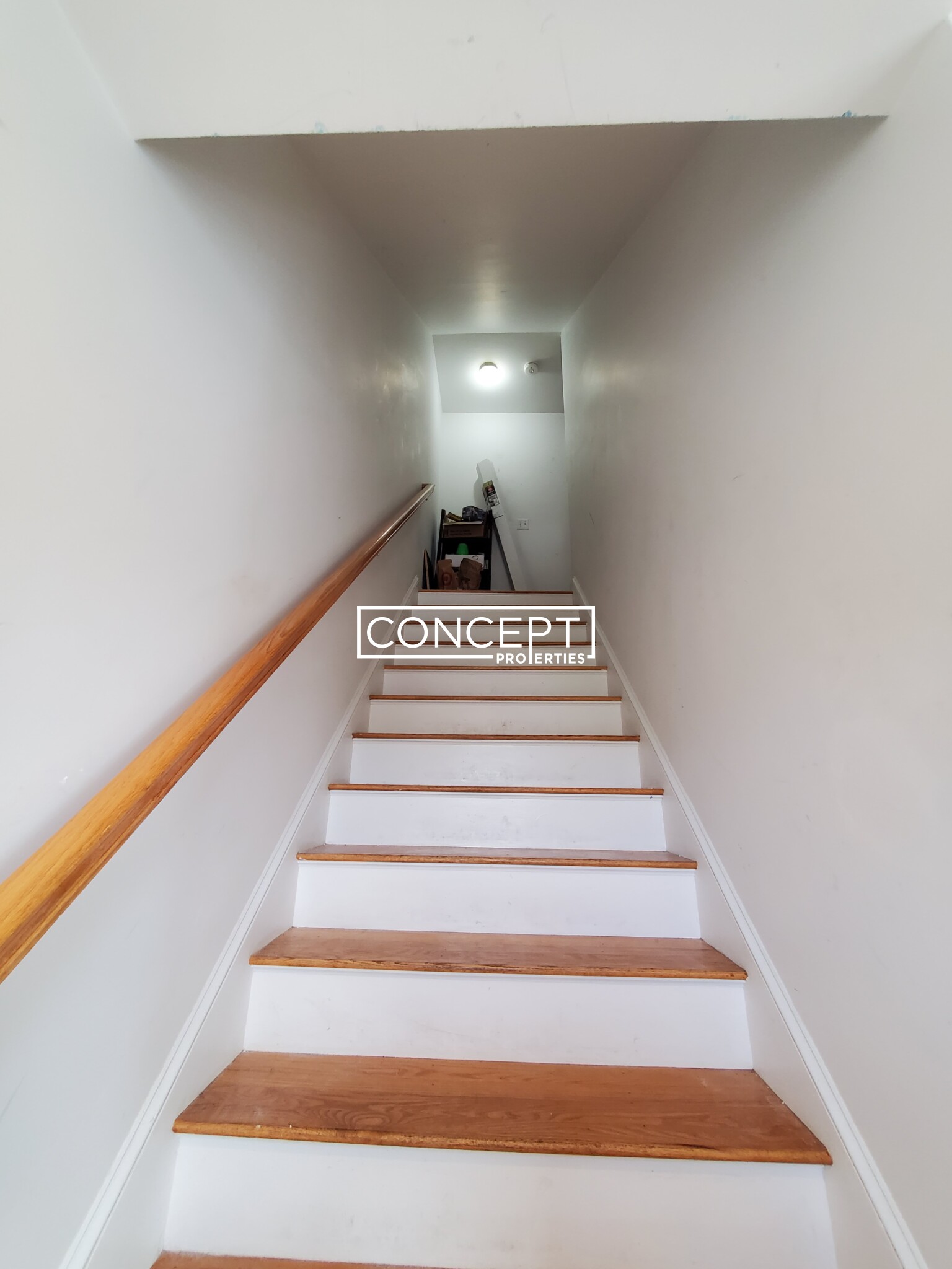 57 Circuit St, Roxbury