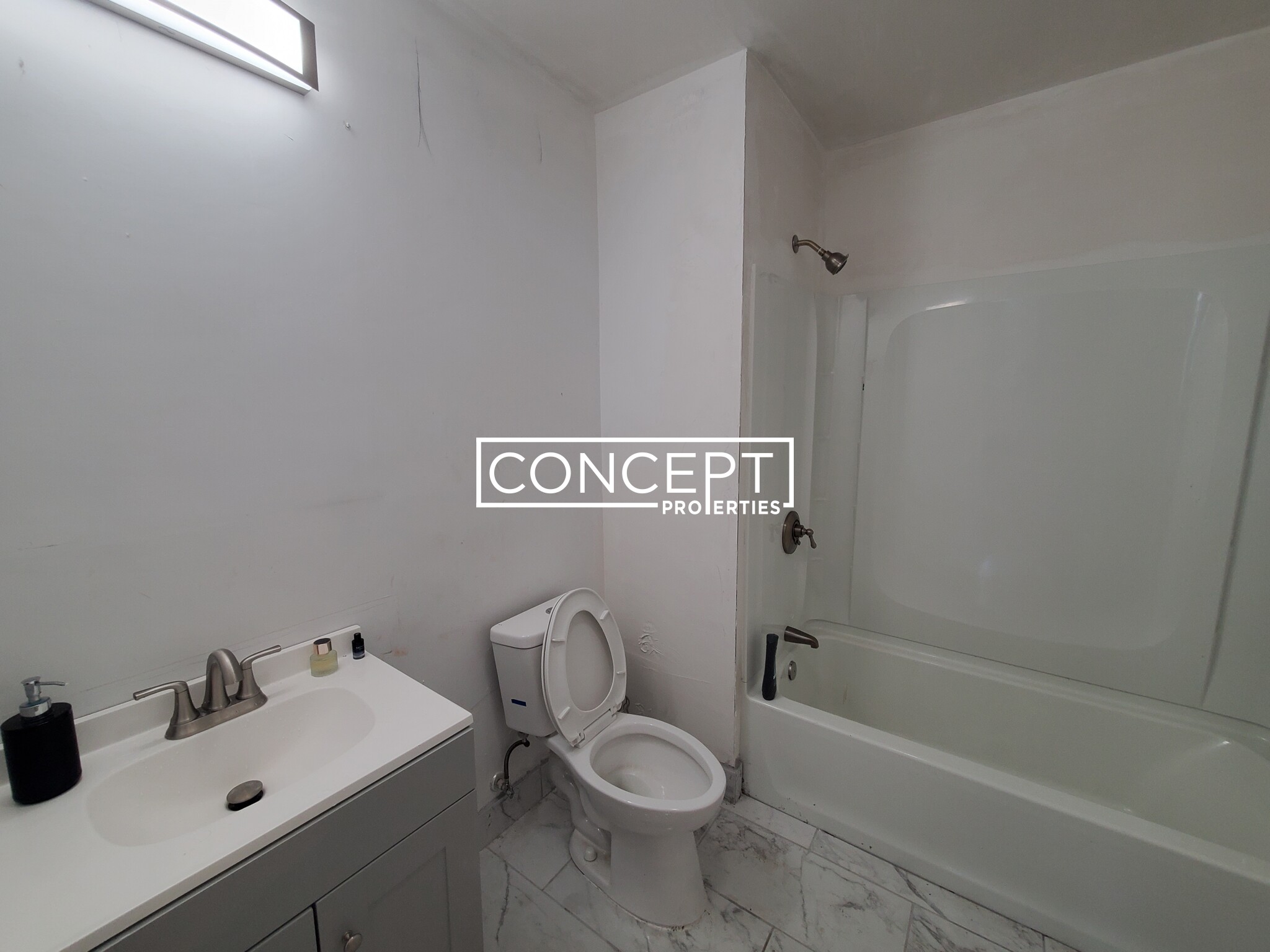 57 Circuit St, Roxbury