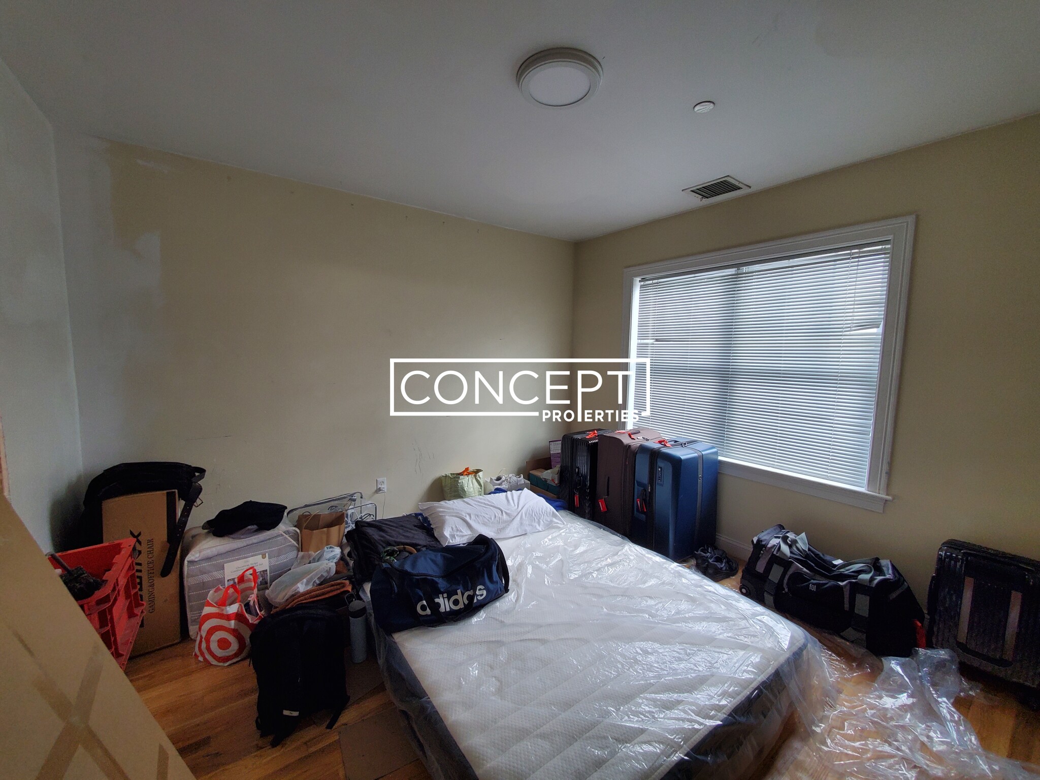 57 Circuit St, Roxbury