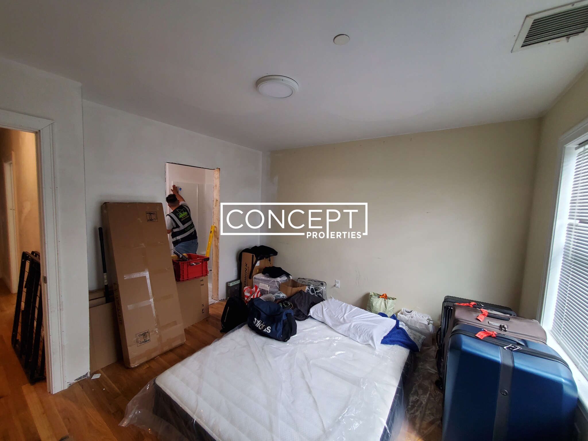 57 Circuit St, Roxbury