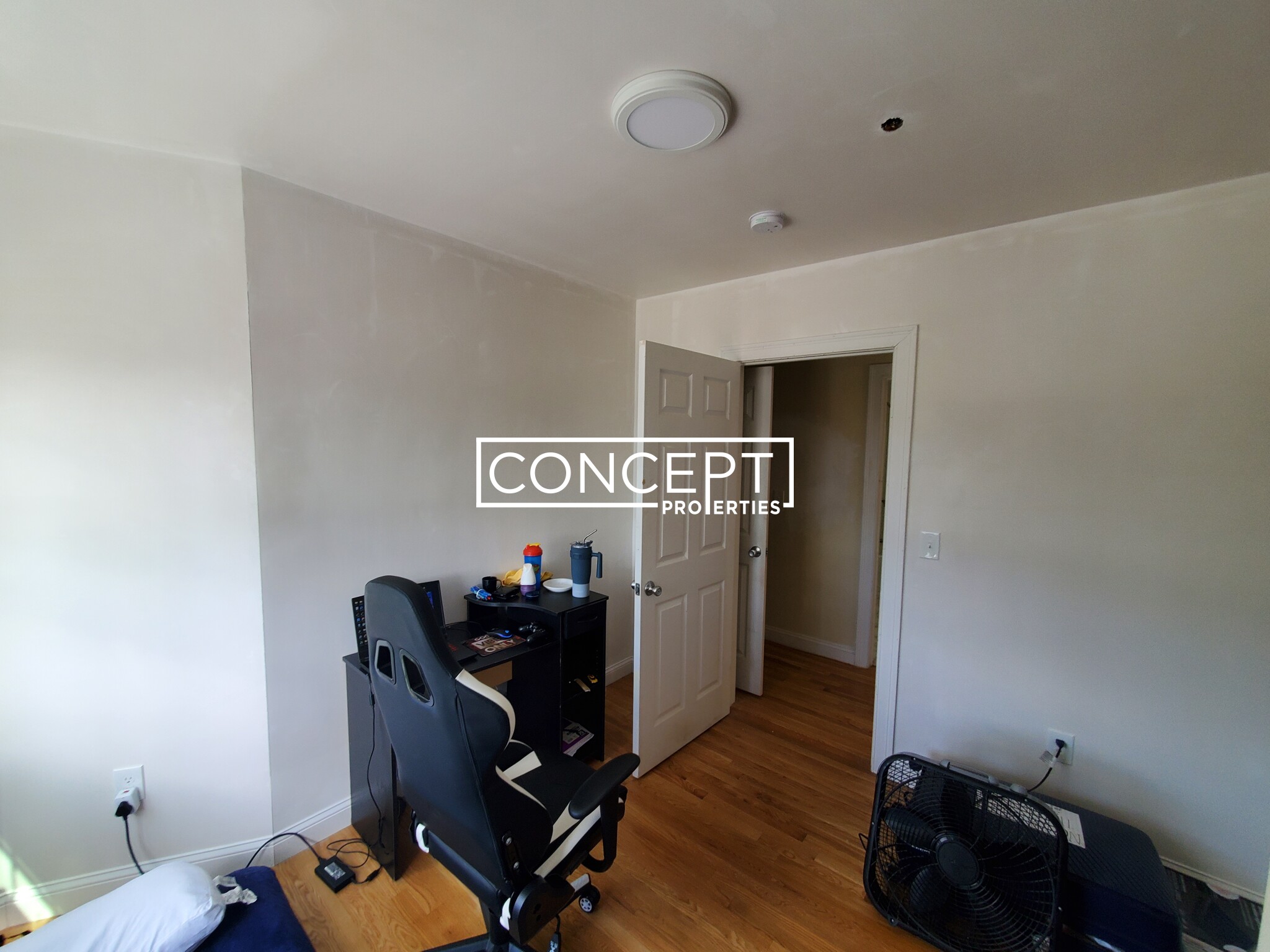 57 Circuit St, Roxbury