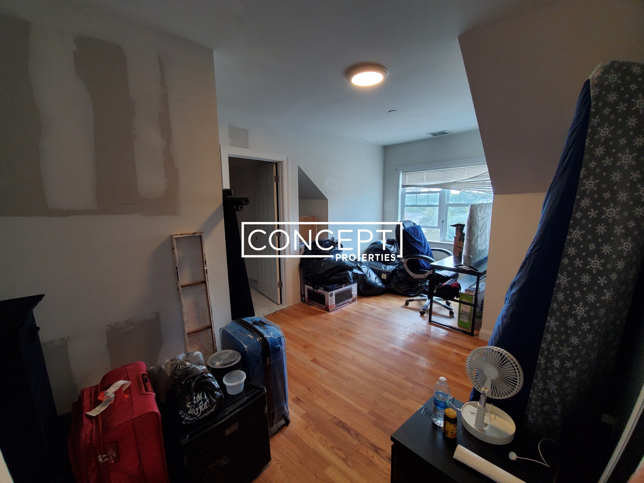 57 Circuit St, Roxbury