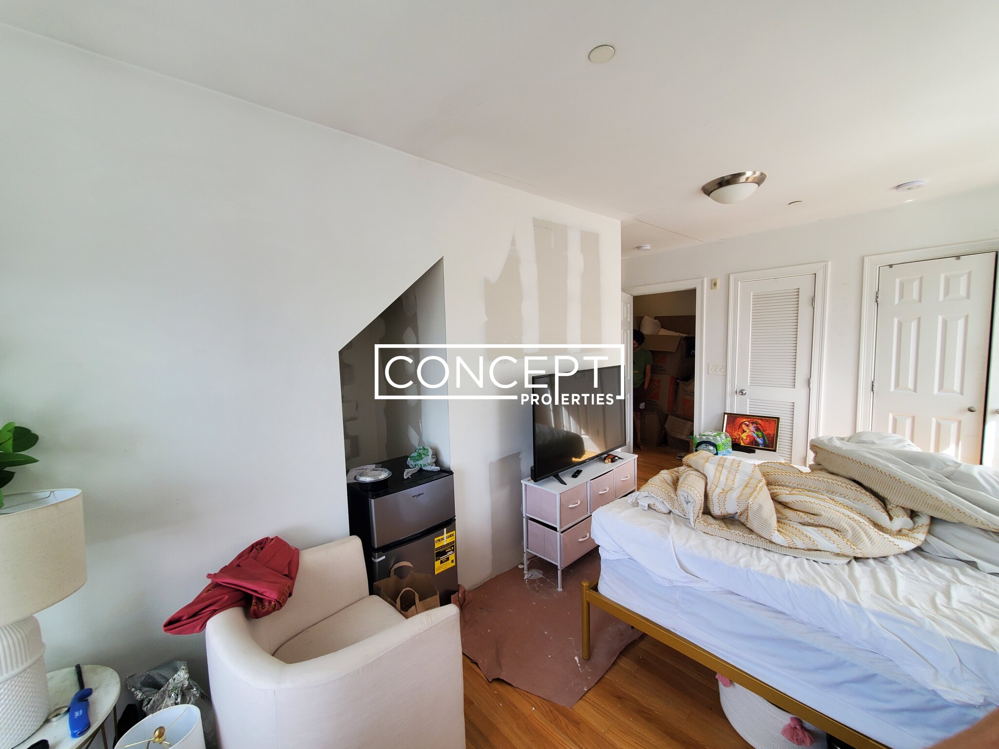 57 Circuit St, Roxbury