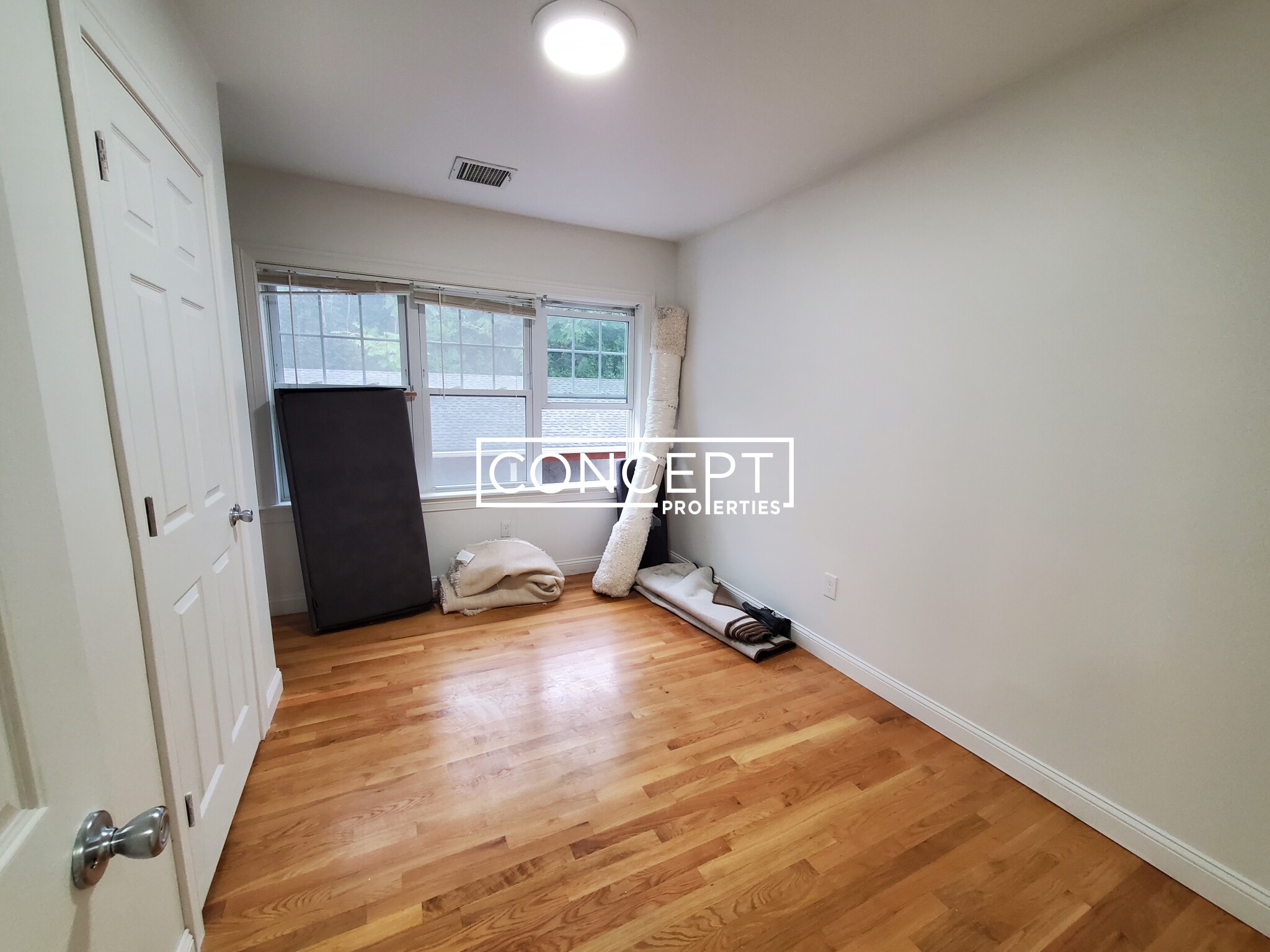 57 Circuit St, Roxbury