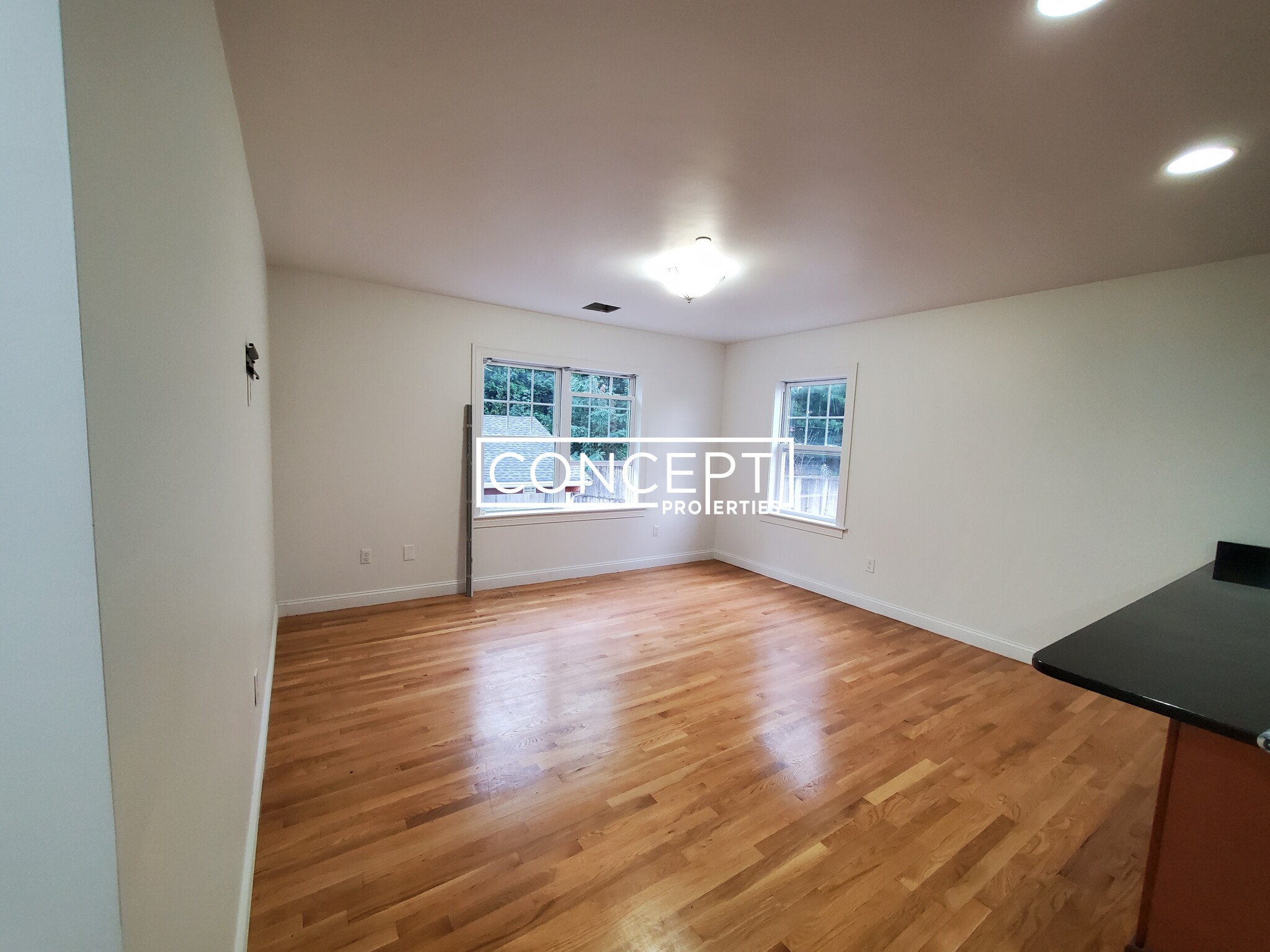 57 Circuit St, Roxbury