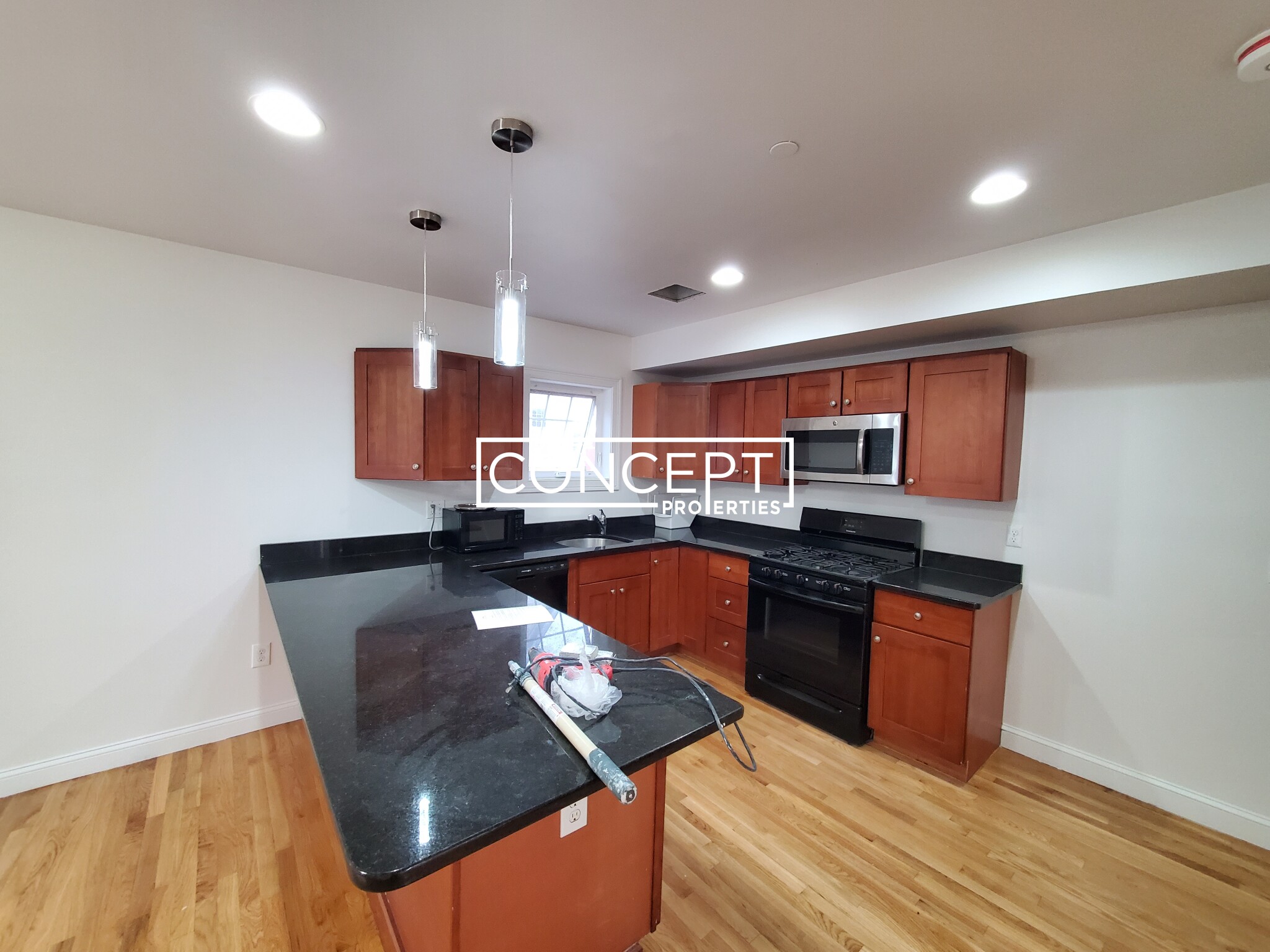 57 Circuit St, Roxbury