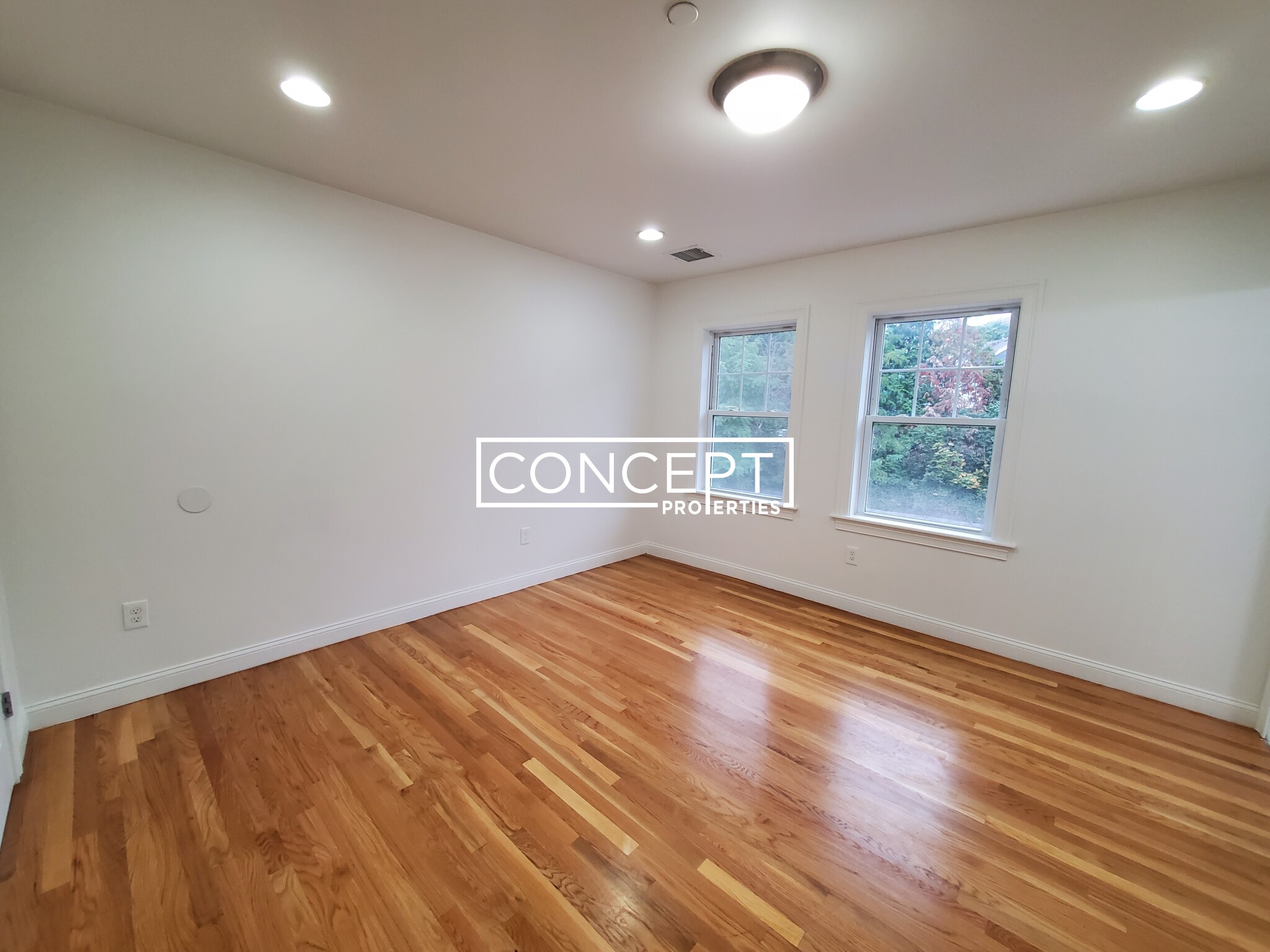 57 Circuit St, Roxbury