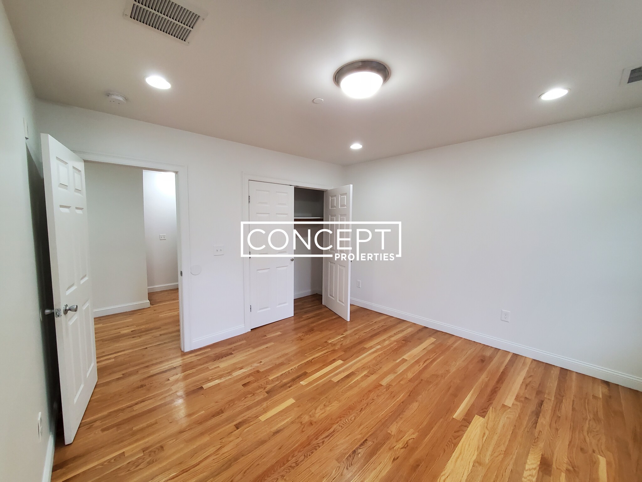 57 Circuit St, Roxbury