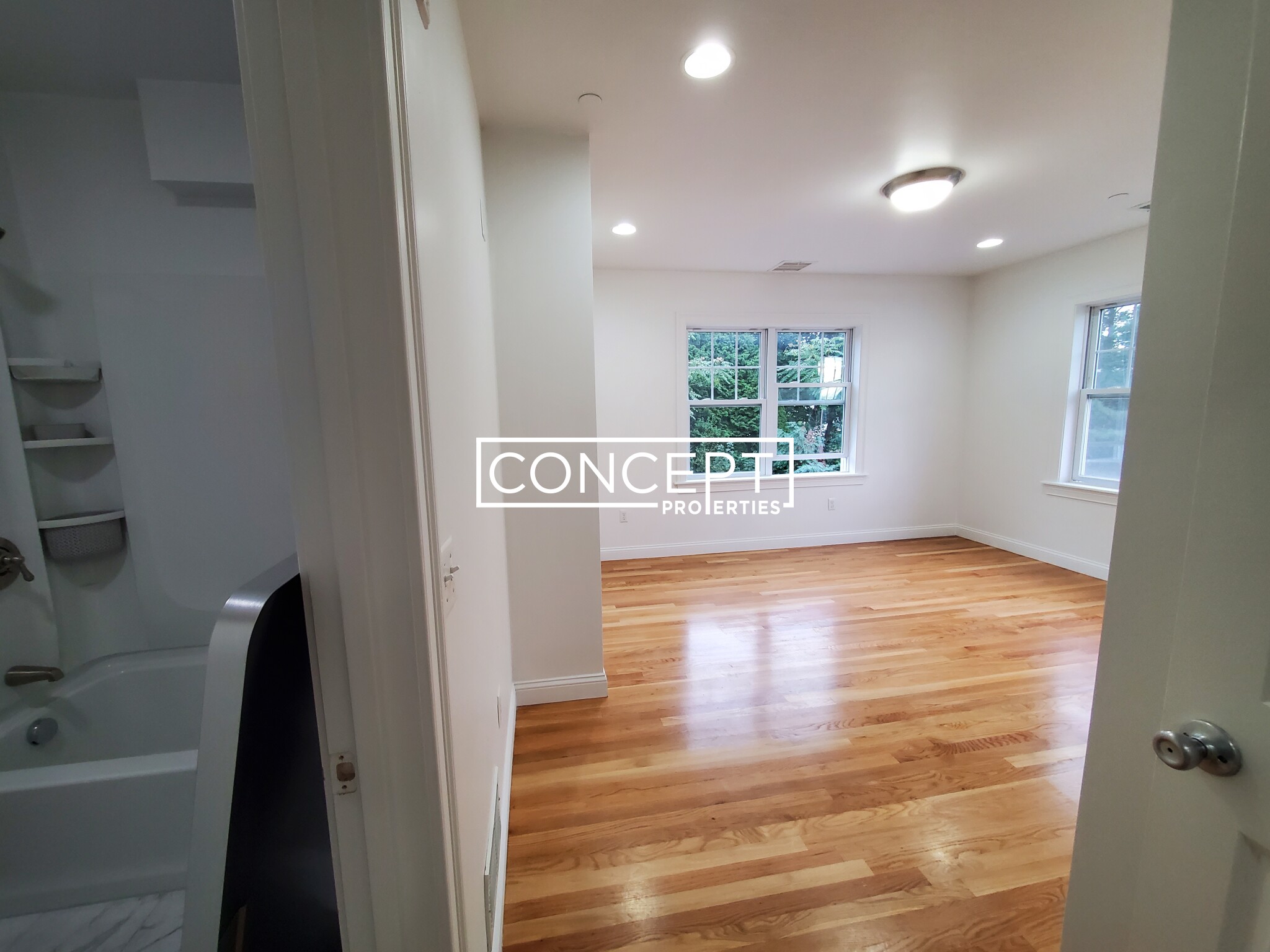 57 Circuit St, Roxbury