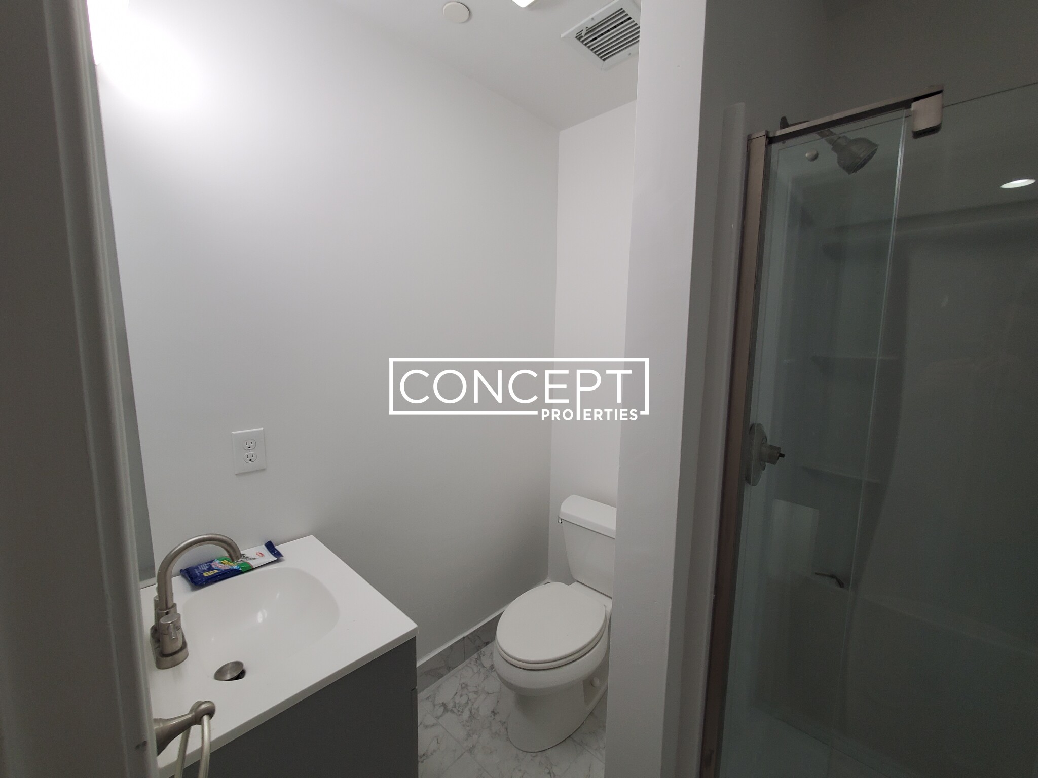 57 Circuit St, Roxbury