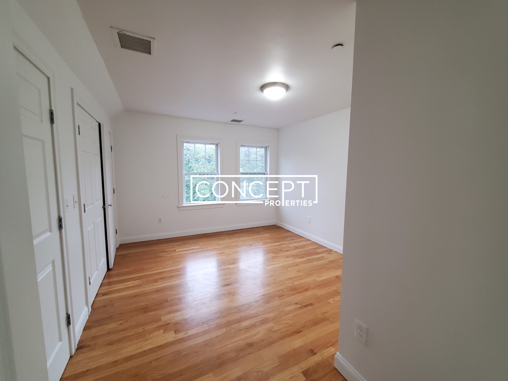 57 Circuit St, Roxbury