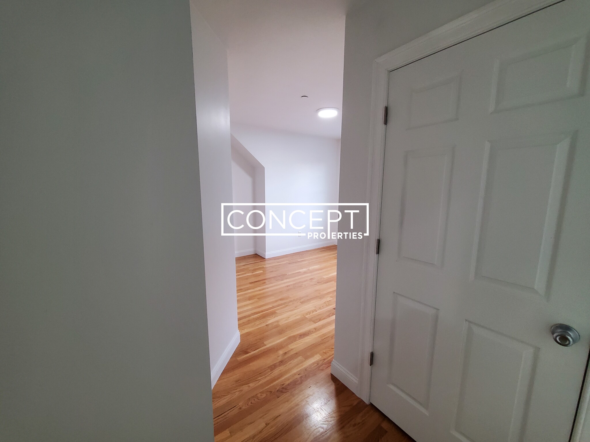 57 Circuit St, Roxbury