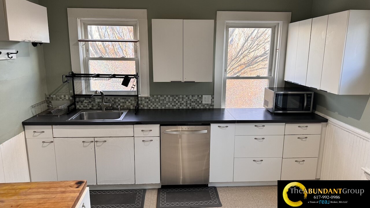 434 Broadway, Magoun Square