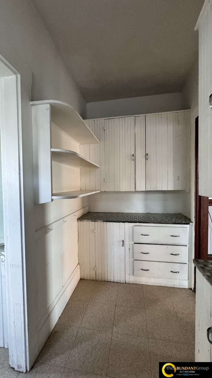 434 Broadway, Magoun Square