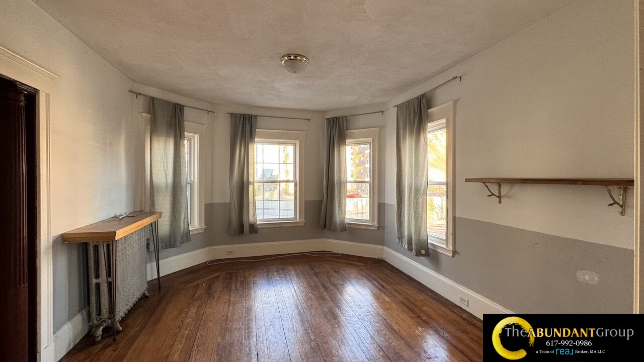 434 Broadway, Magoun Square