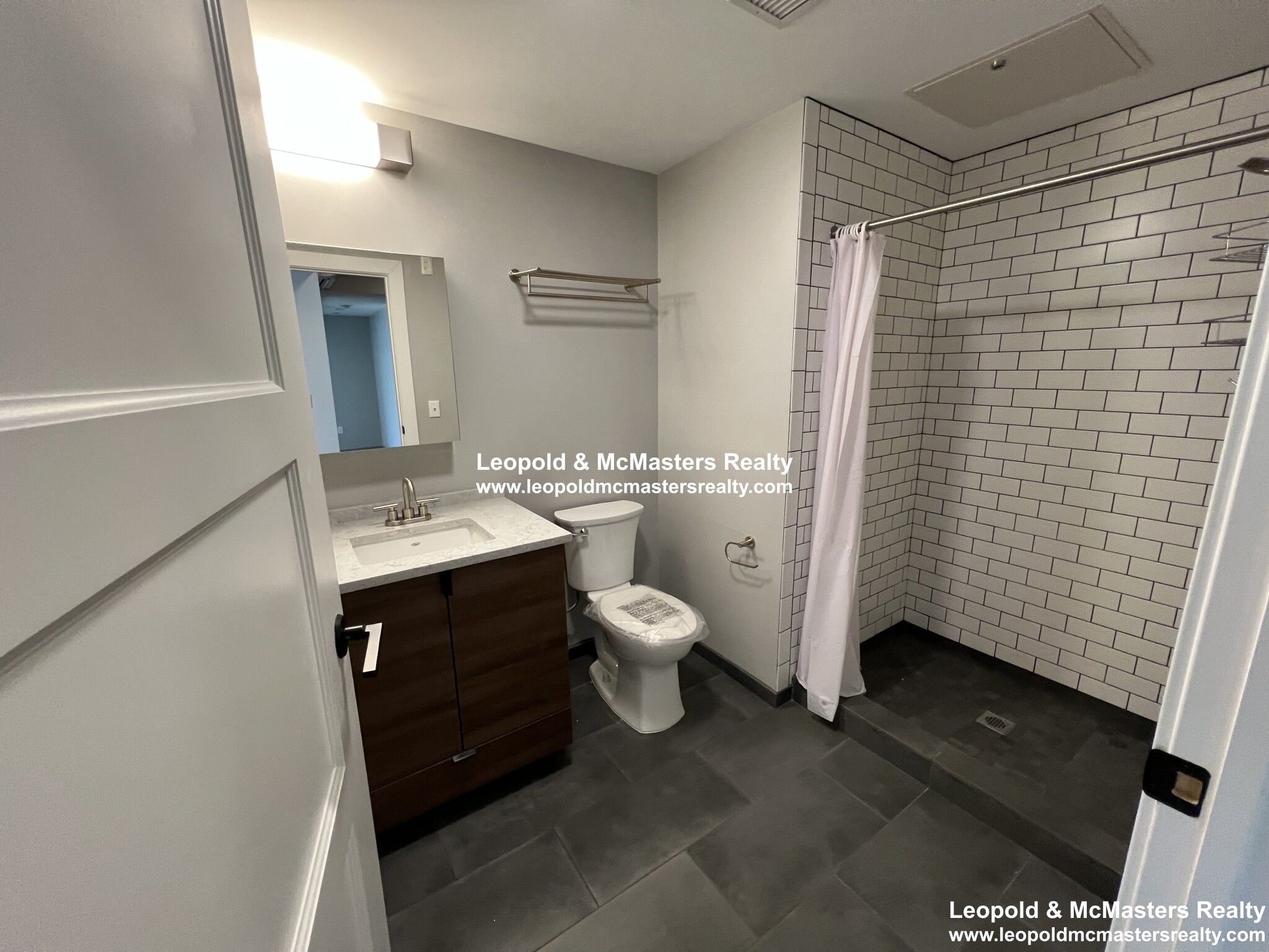 100 Hemenway St, Fenway