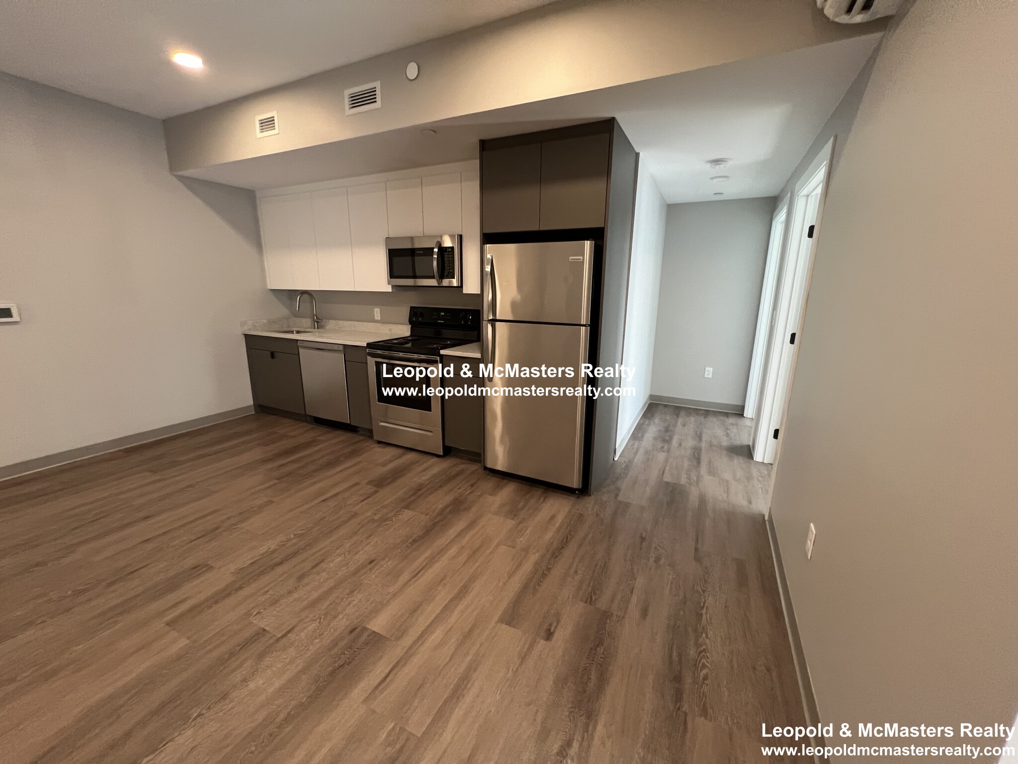 100 Hemenway St, Fenway