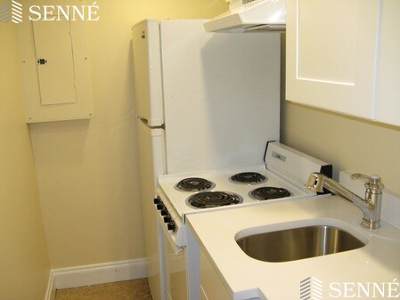 988 Memorial Dr, West Cambridge