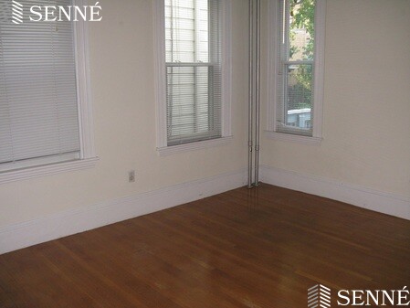 1573 Cambridge St, Mid-Cambridge