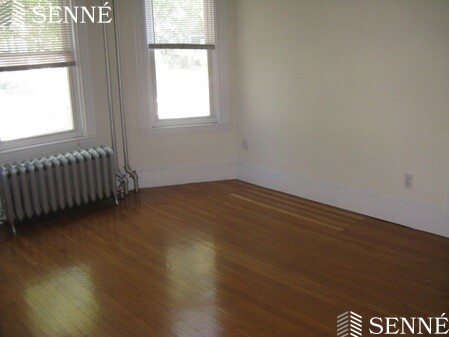 1573 Cambridge St, Mid-Cambridge