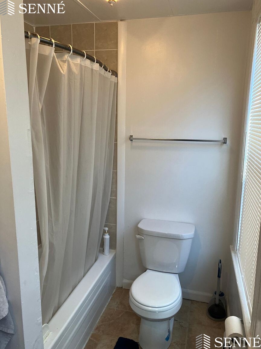 10 Garrison Ave, West Somerville