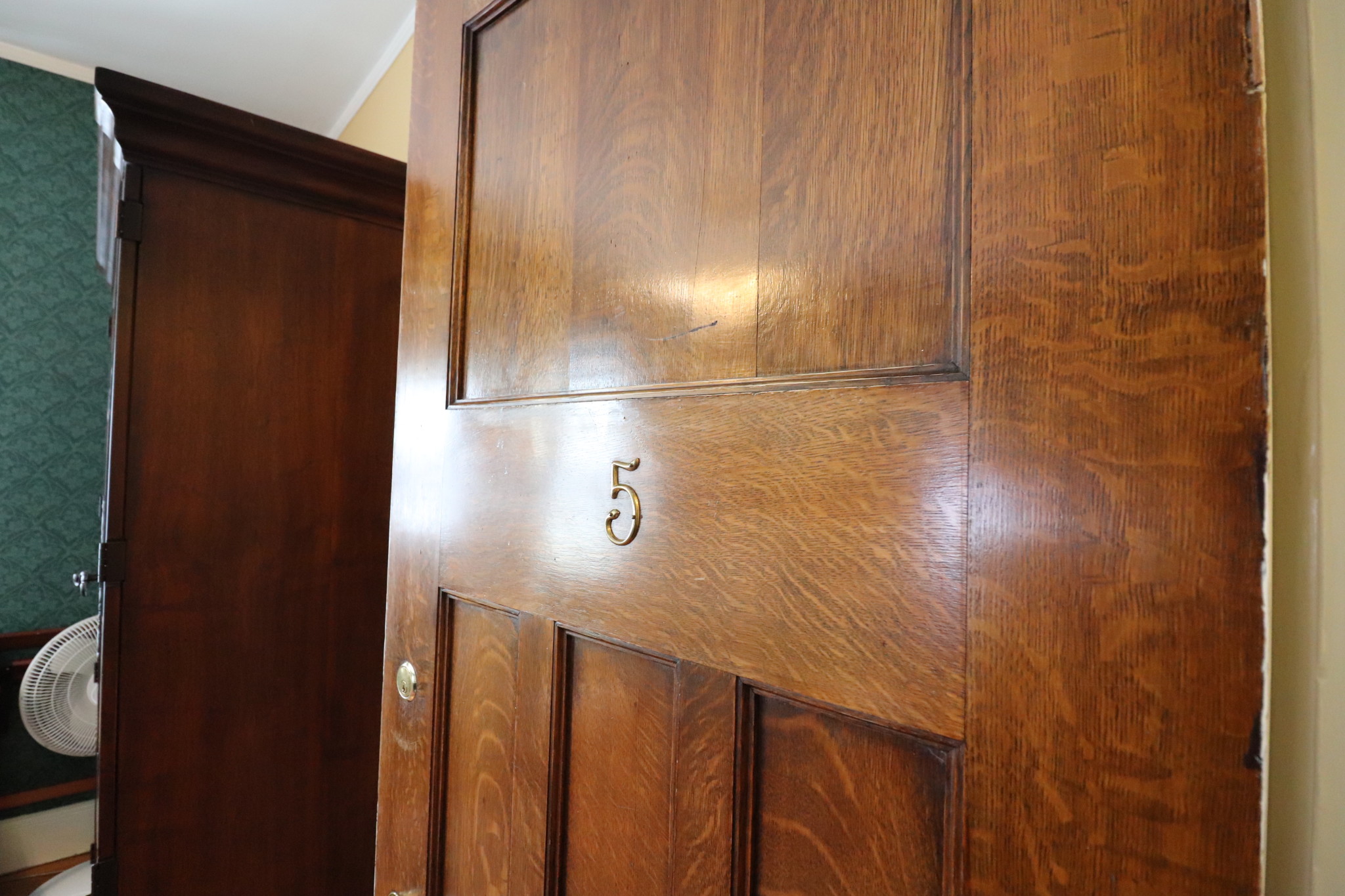 92 Sewall Ave, Longwood