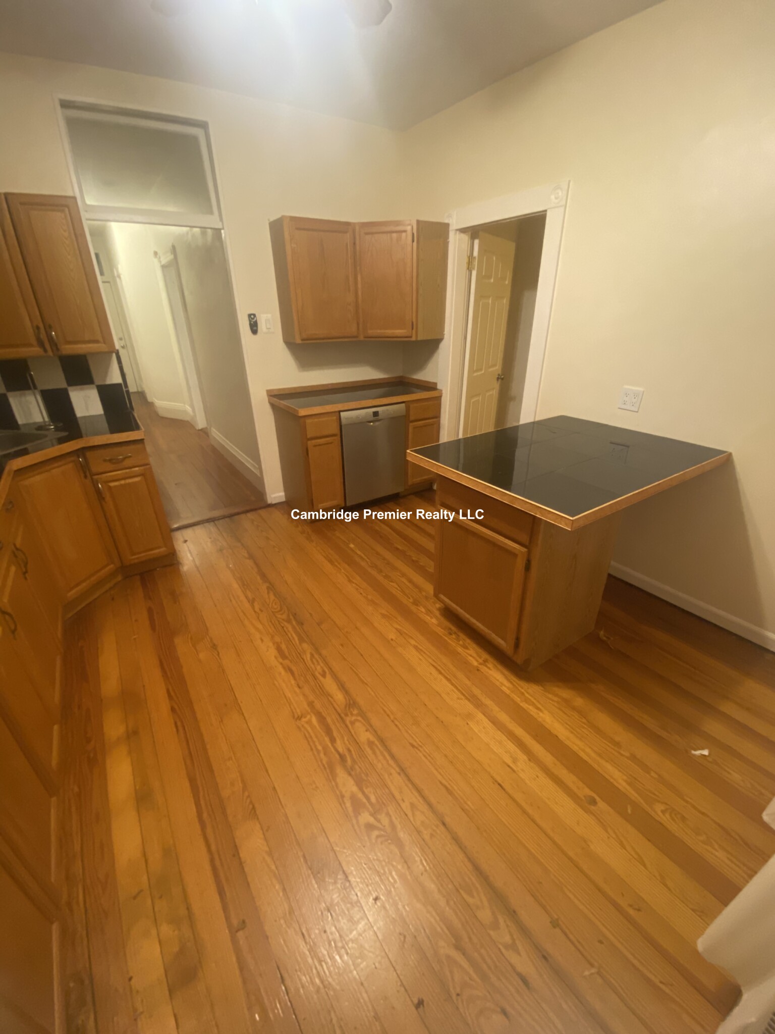 180 Thorndike St, East Cambridge