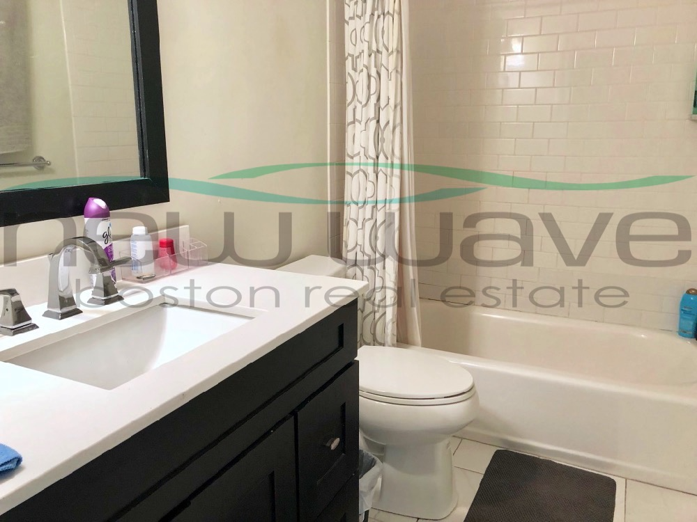 658 Massachusetts Ave, South End