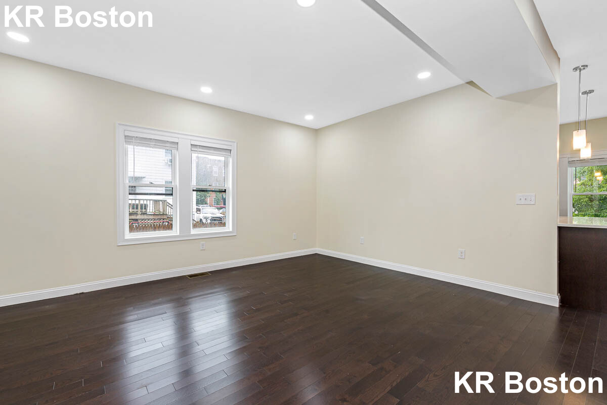 77 Winchester St, Medford