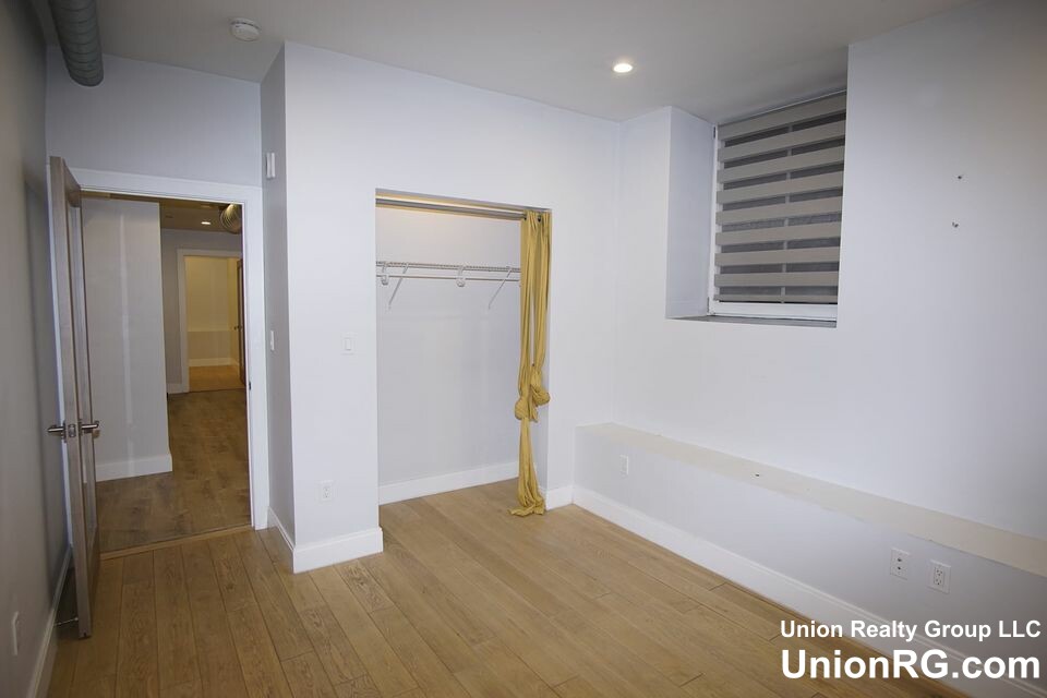 407 Dudley St, Roxbury