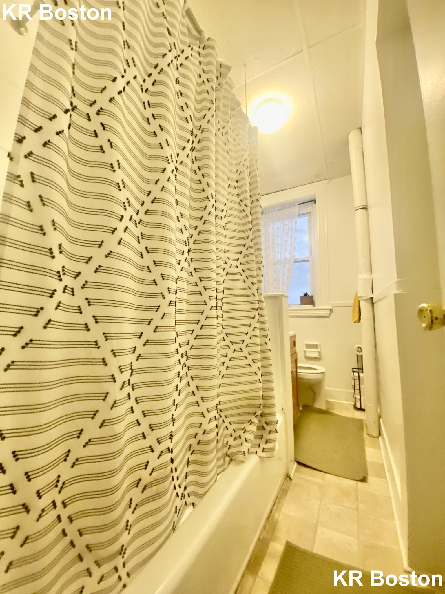 1811 Commonwealth Ave, Brighton