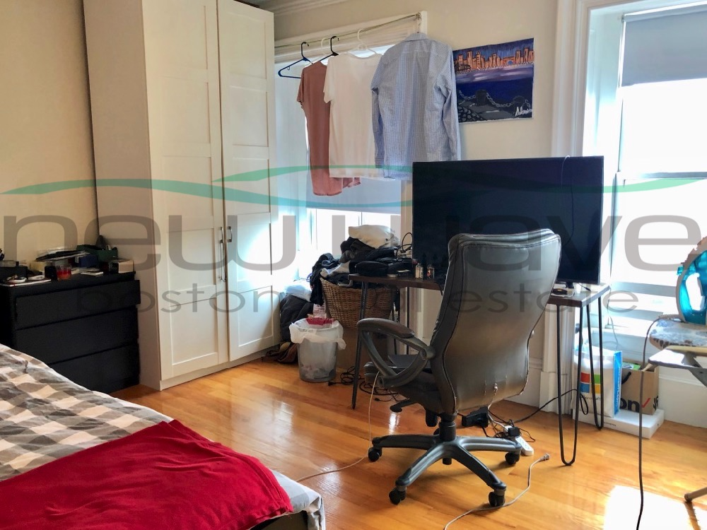 658 Massachusetts Ave, South End