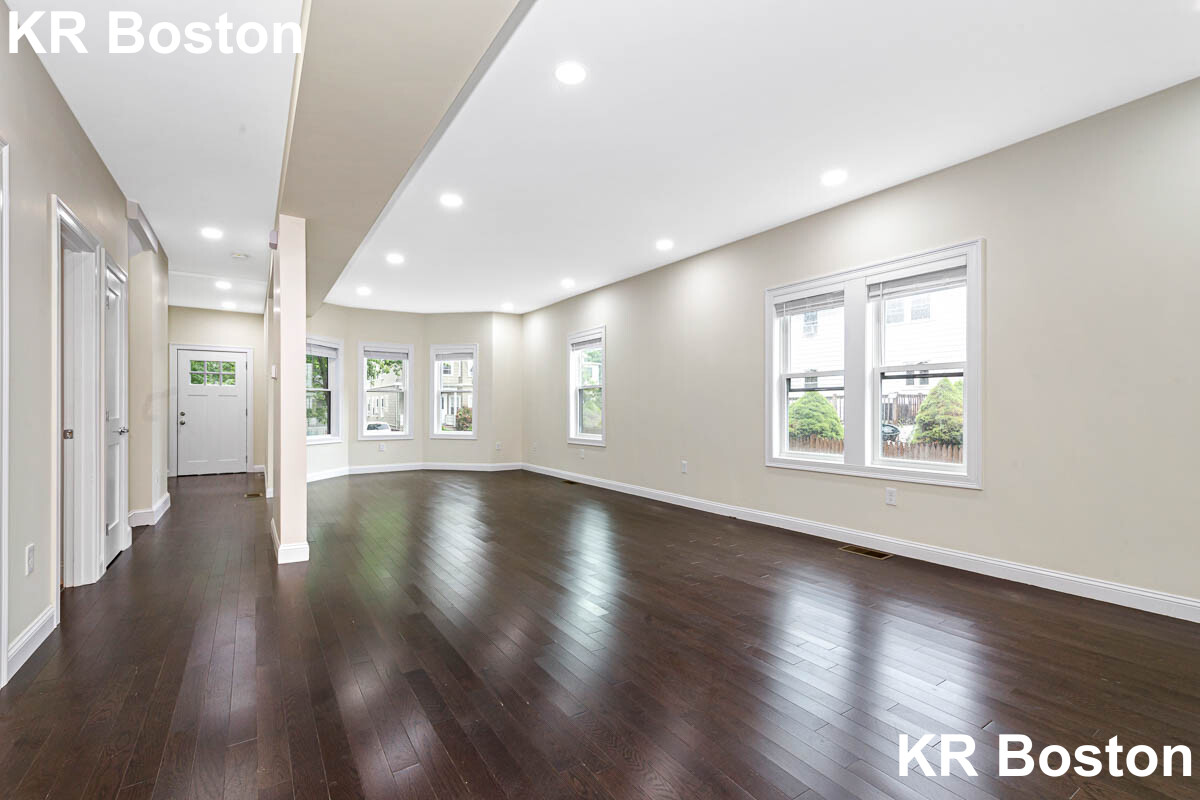 77 Winchester St, Medford