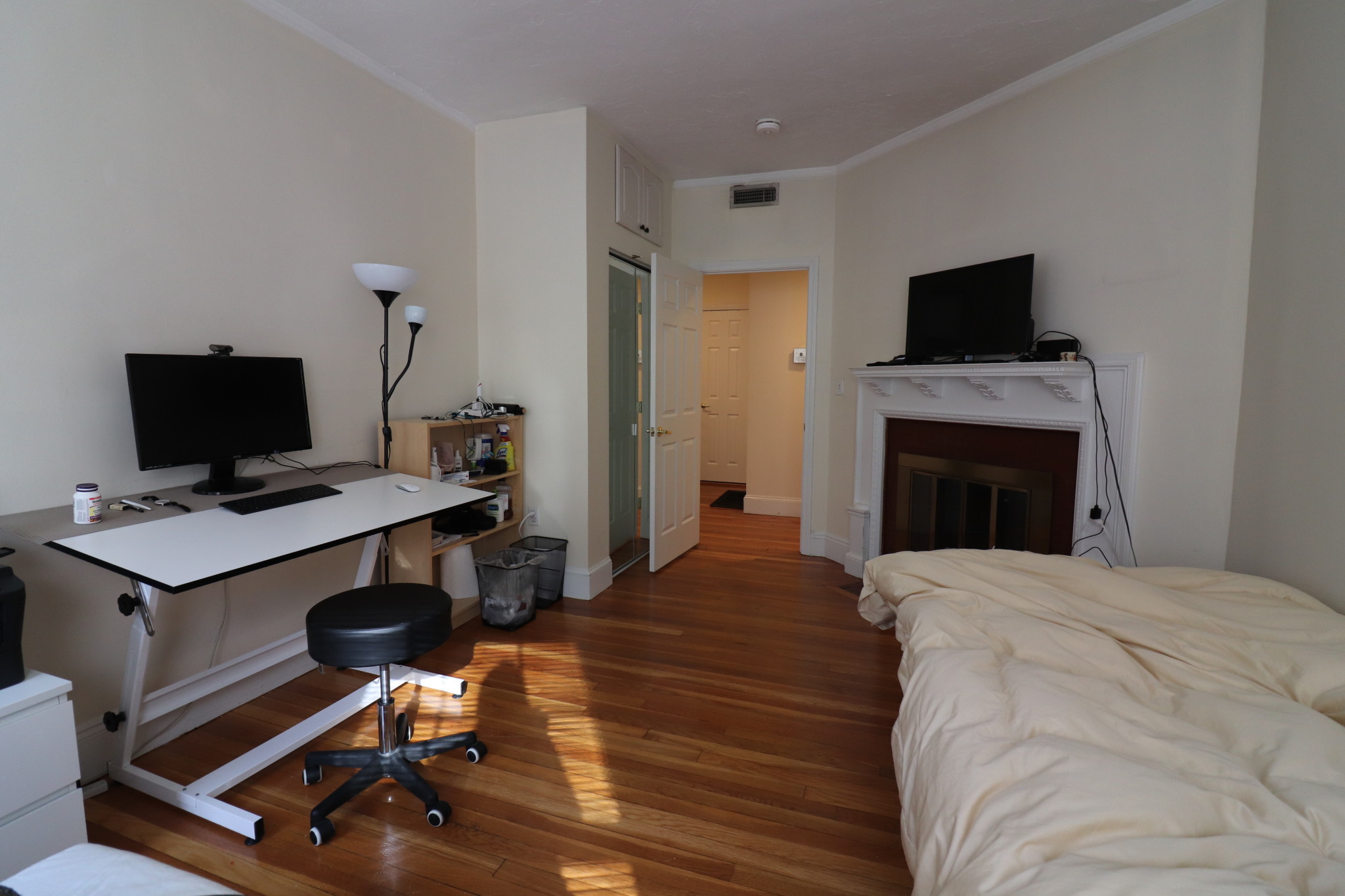 191 Winthrop Rd, Washington Square