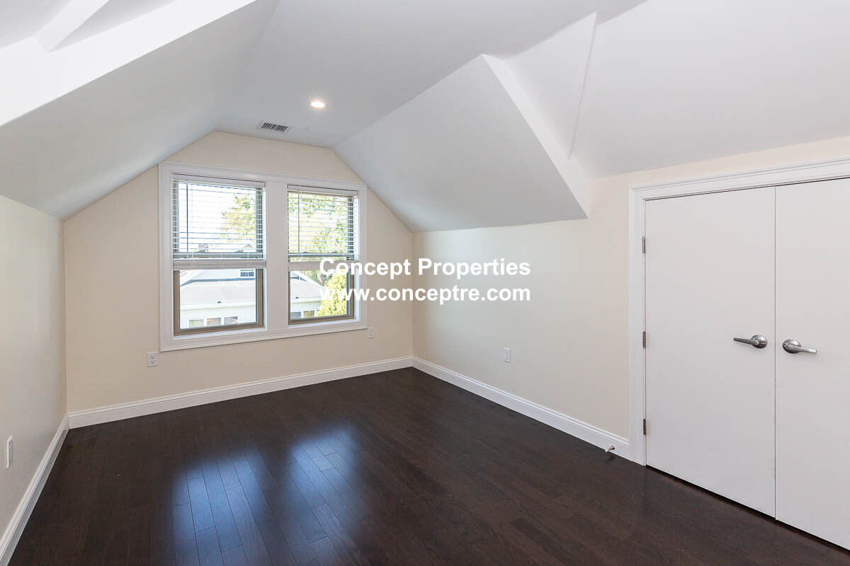 39 Harvard St, Charlestown