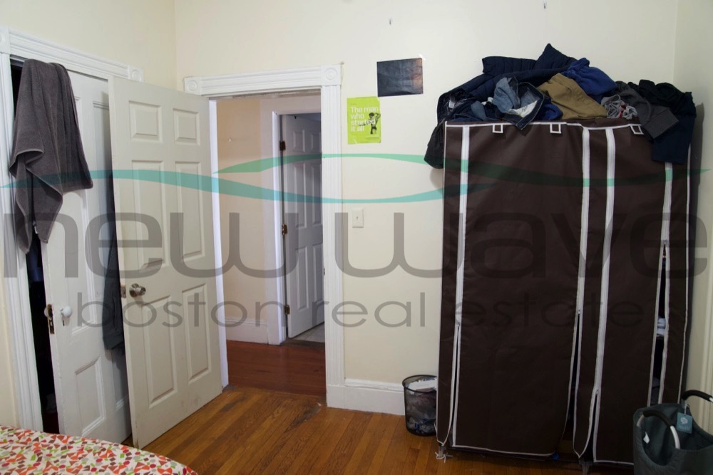 121 Hillside St, Mission Hill