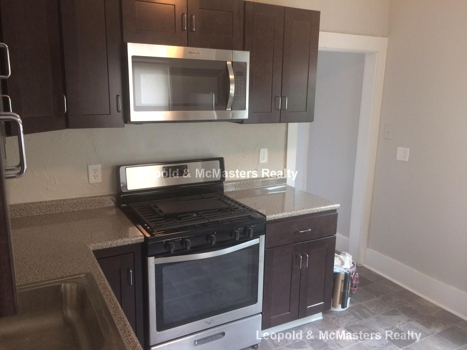 272 Wood Ave, Hyde Park