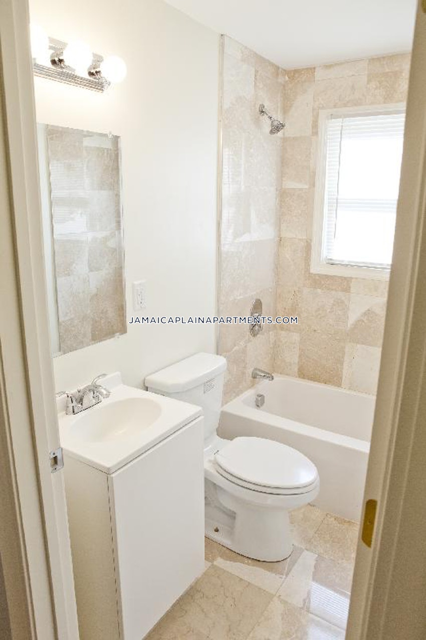 35 Forbes St, Jamaica Plain