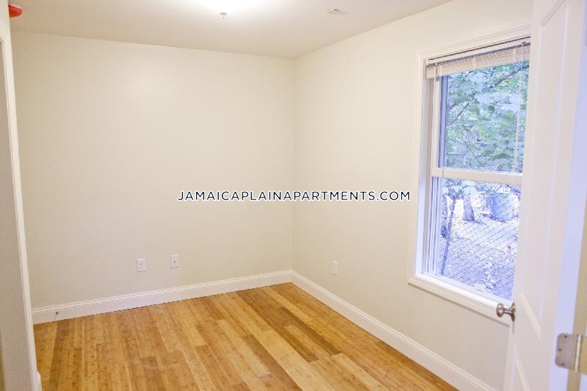 35 Forbes St, Jamaica Plain