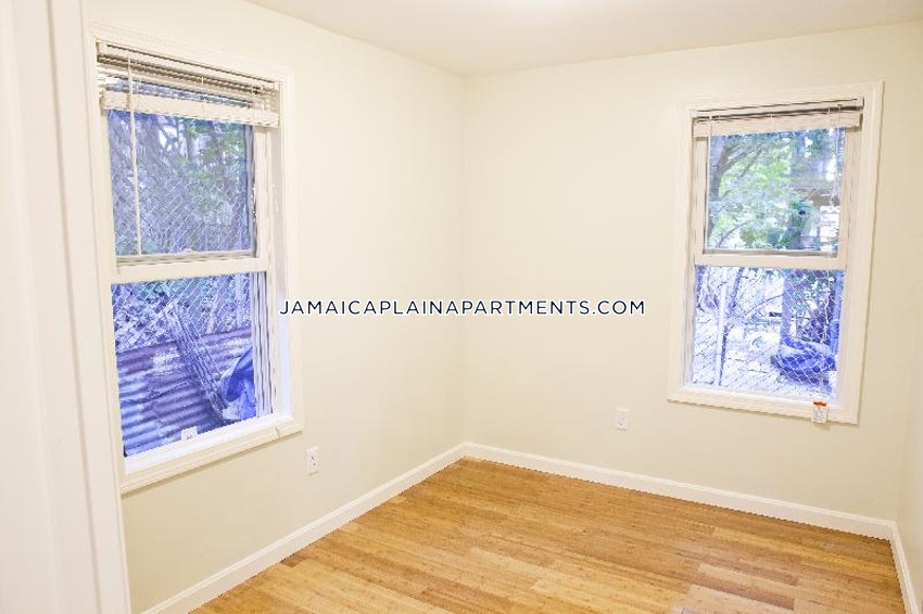 35 Forbes St, Jamaica Plain