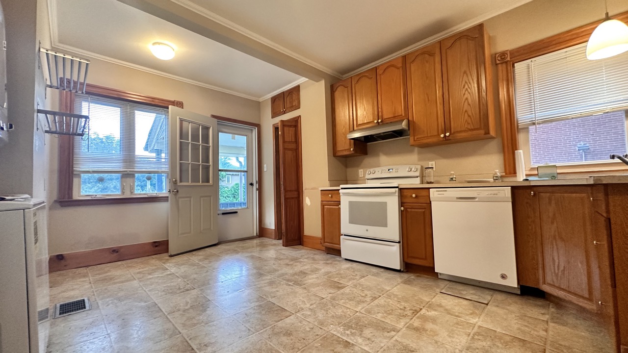 111 Longwood Ave, Longwood