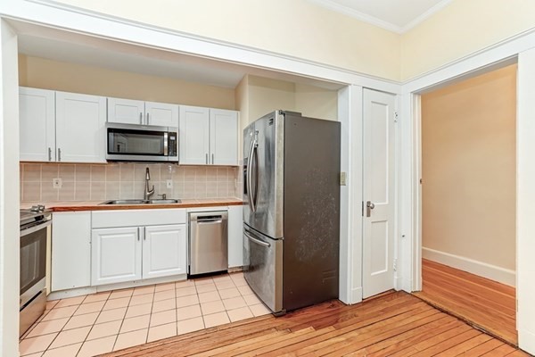 131 Freeman St, Coolidge Corner