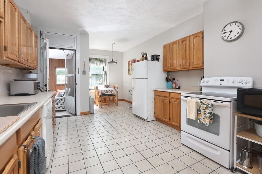 30 Claflin Rd, Washington Square